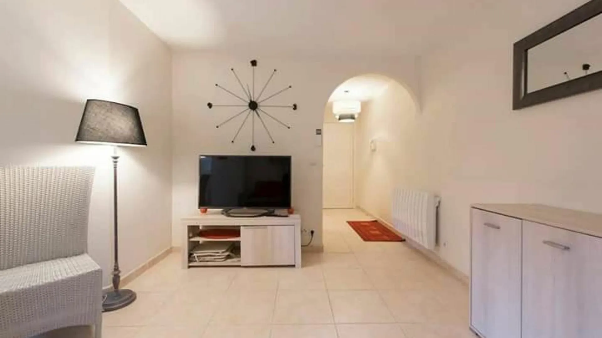 Apartment With One Bedroom In Saint-Raphael, With Enclosed Garden - 10 Francie