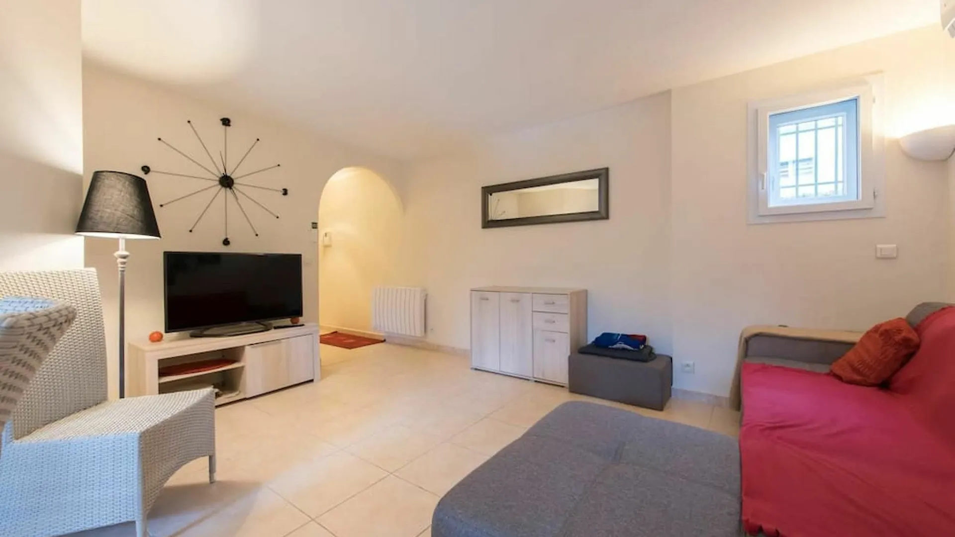 Apartment With One Bedroom In Saint-Raphael, With Enclosed Garden - 10